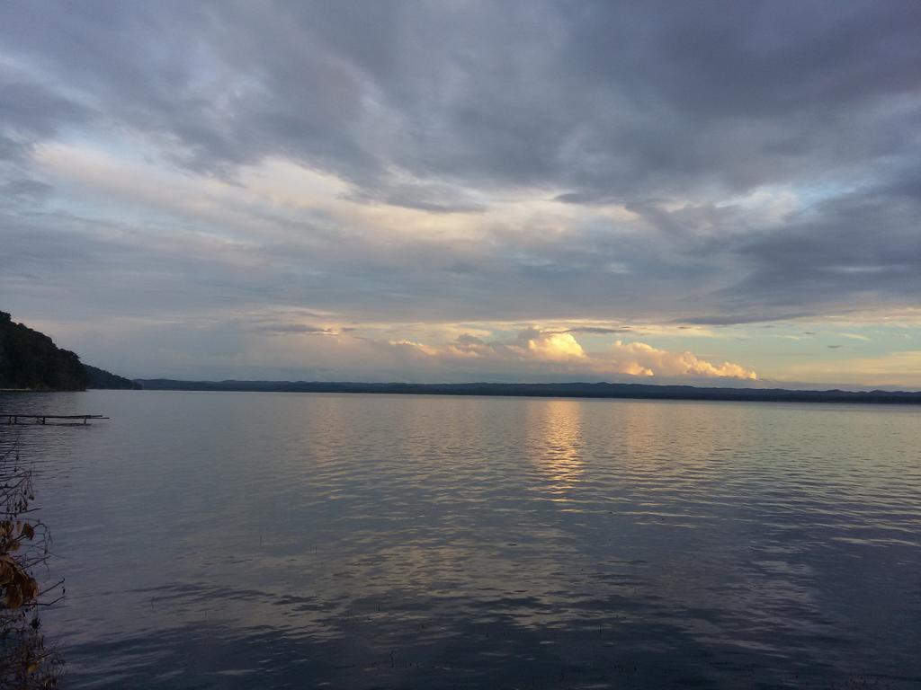 Hotel Ribiera Del Lago Peten Itza San Roman المظهر الخارجي الصورة