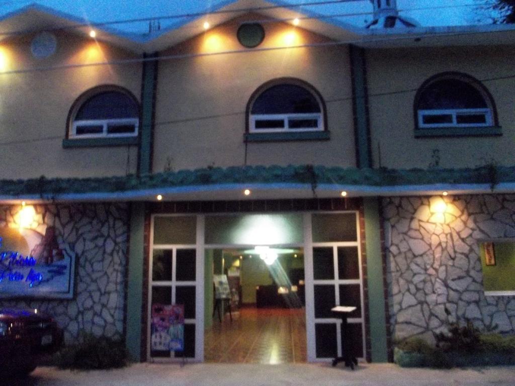 Hotel Ribiera Del Lago Peten Itza San Roman المظهر الخارجي الصورة