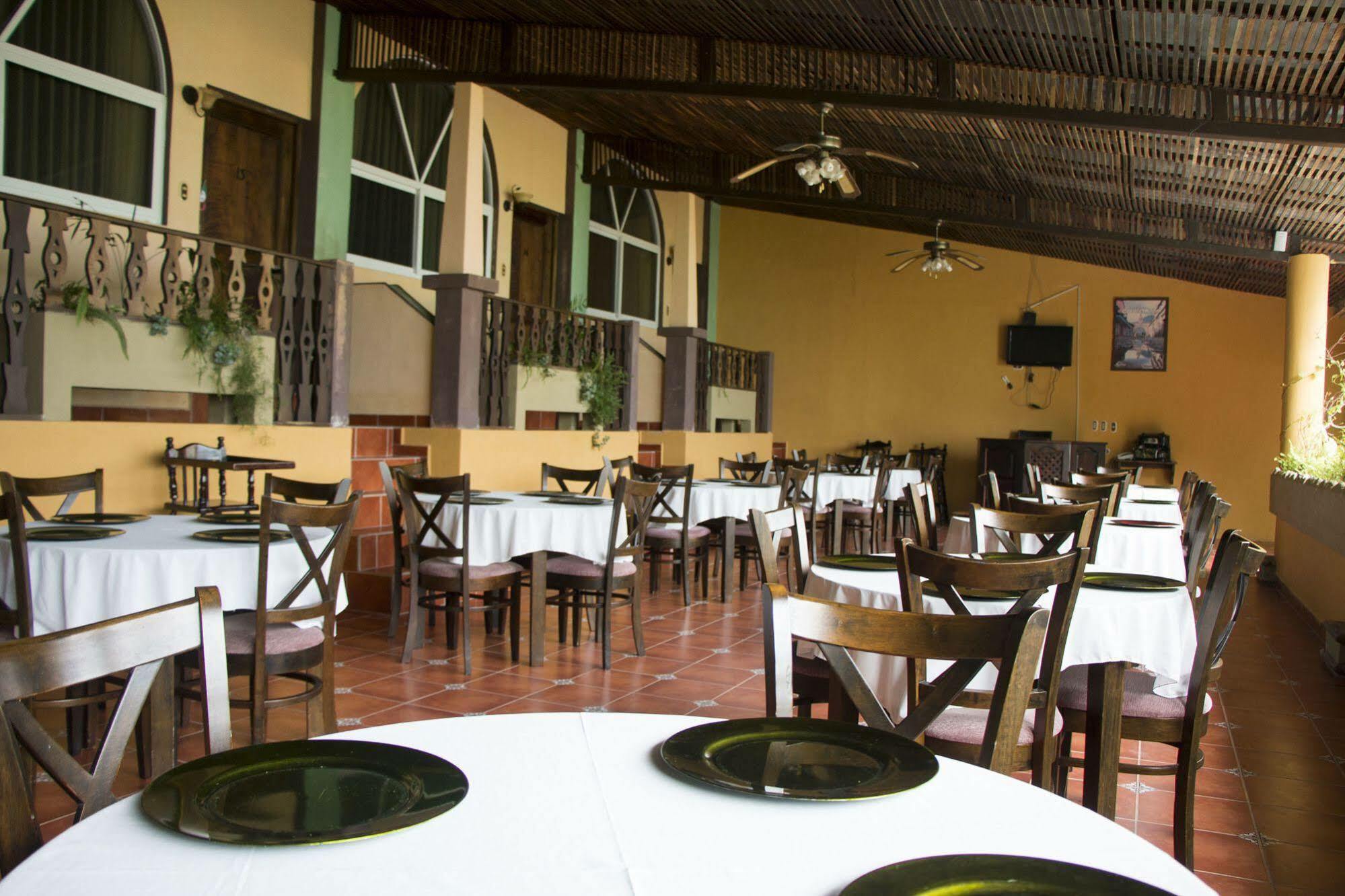 Hotel Ribiera Del Lago Peten Itza San Roman المظهر الخارجي الصورة