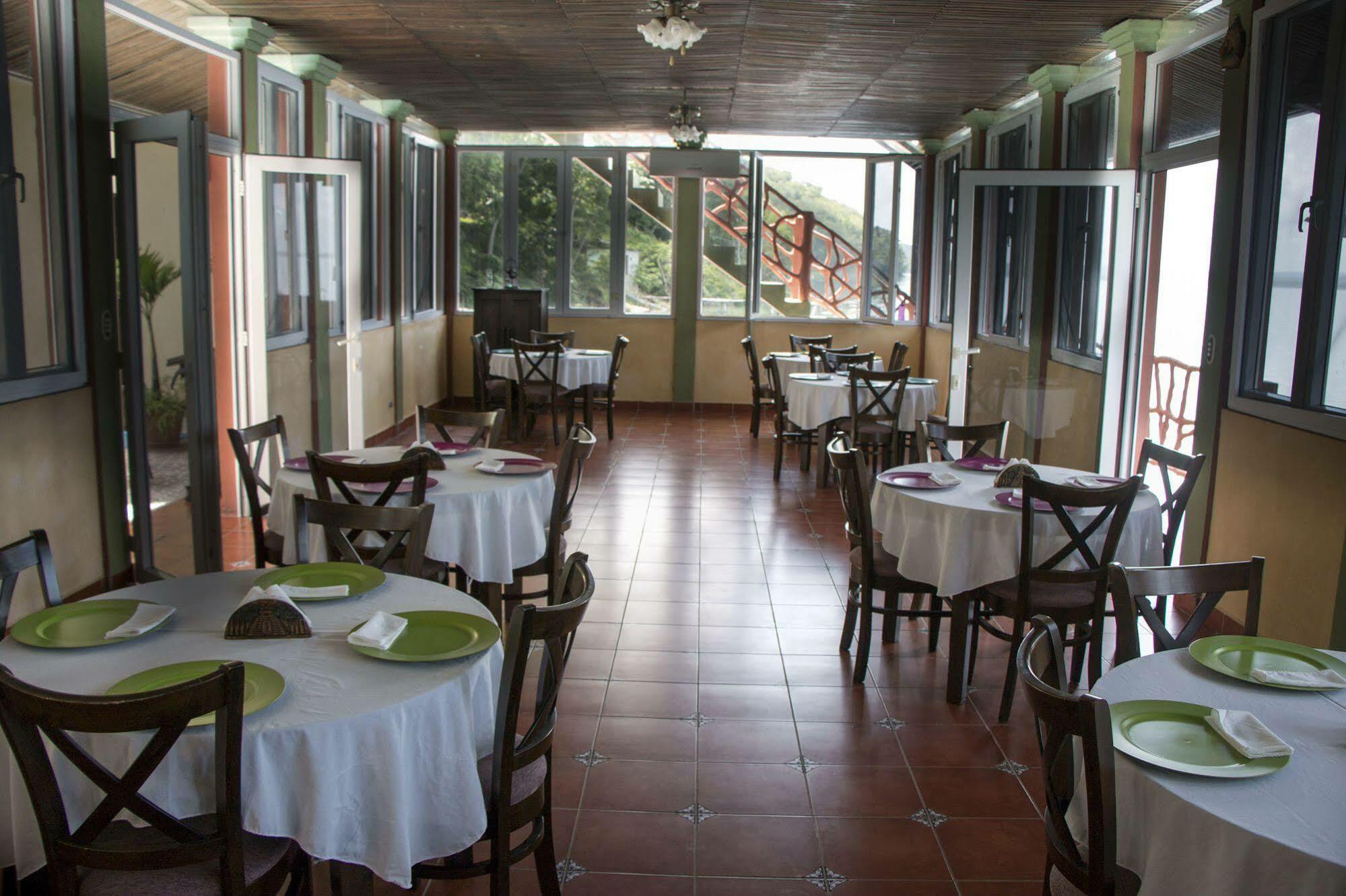 Hotel Ribiera Del Lago Peten Itza San Roman المظهر الخارجي الصورة