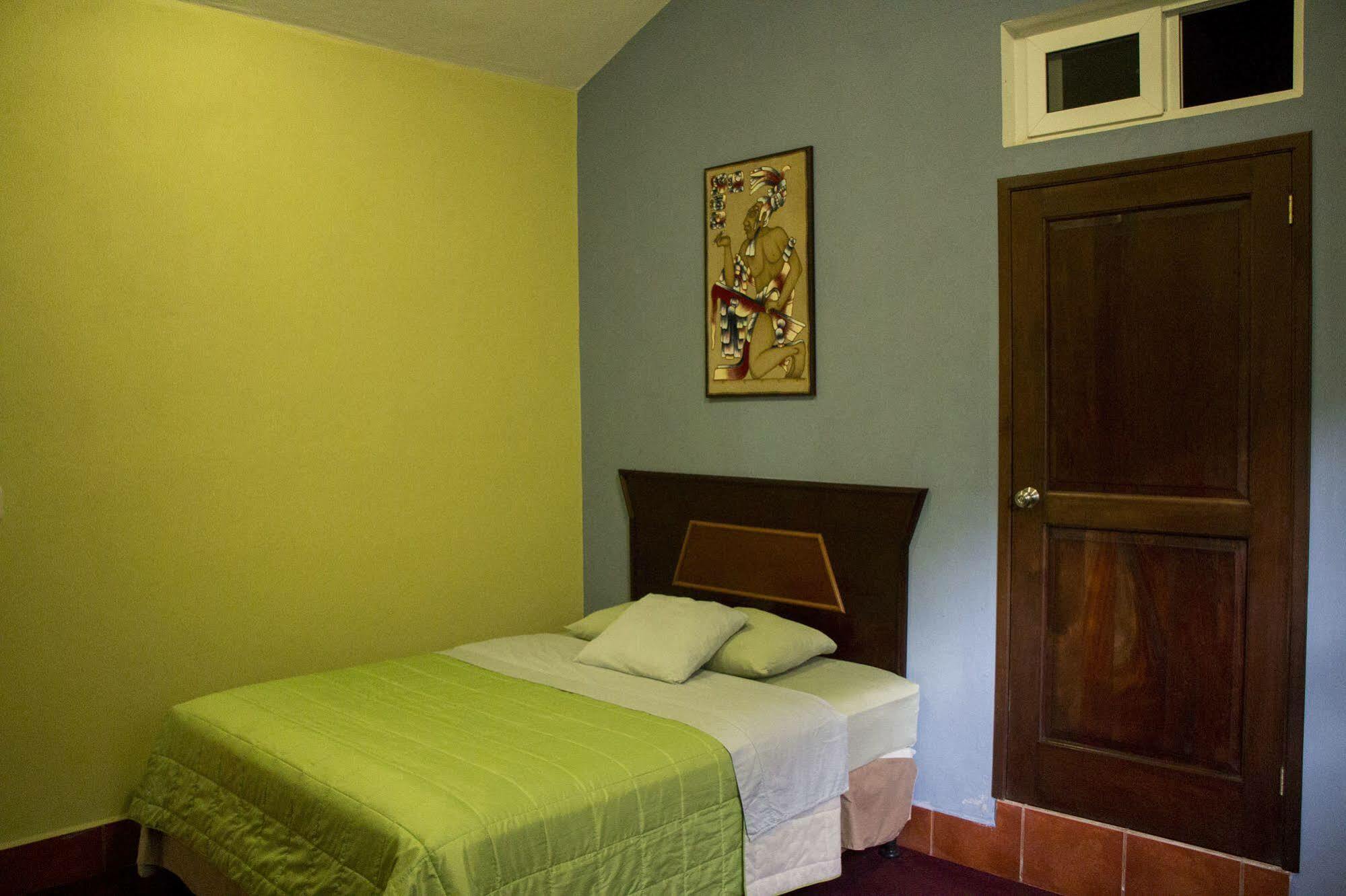 Hotel Ribiera Del Lago Peten Itza San Roman المظهر الخارجي الصورة