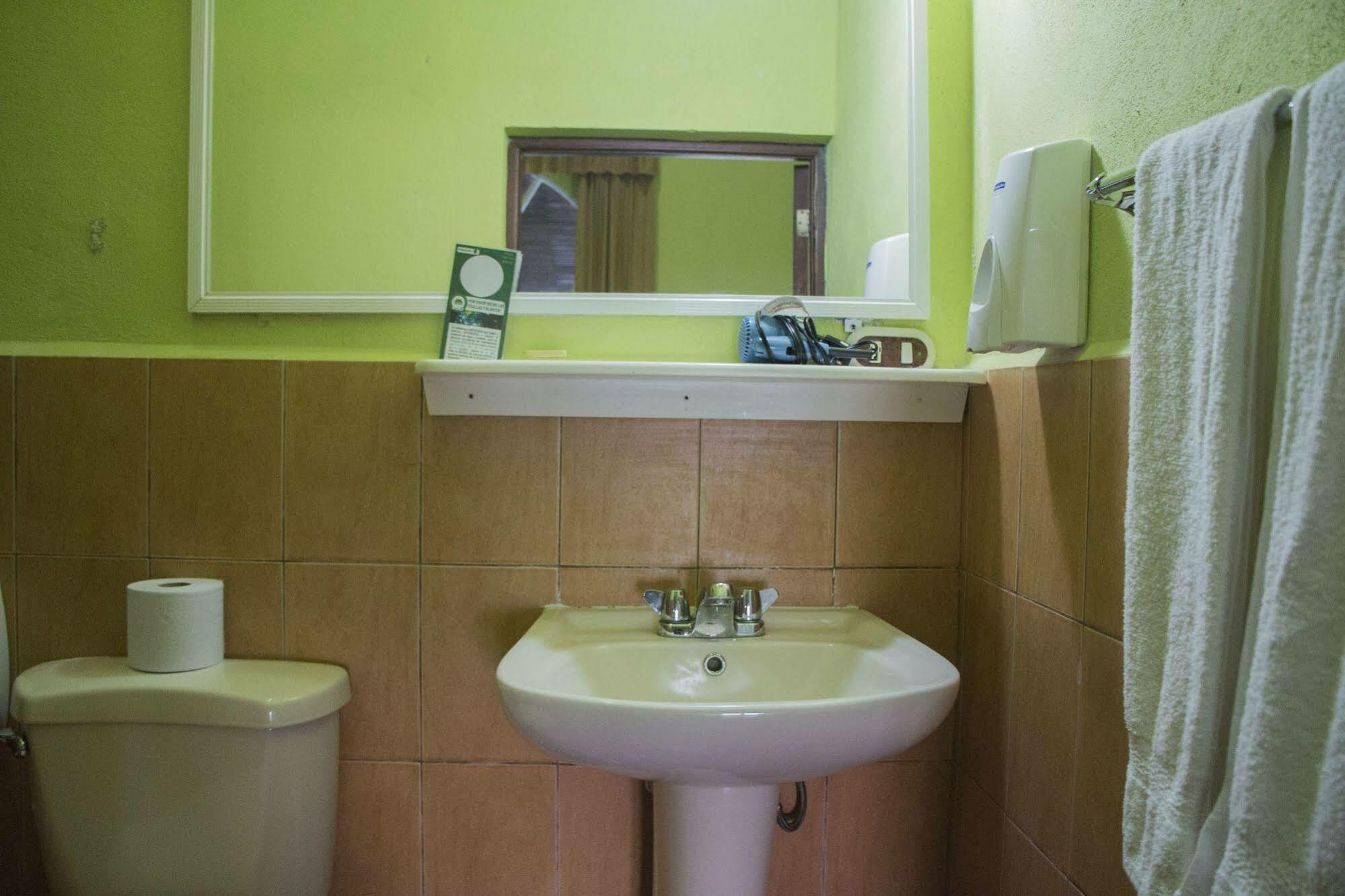 Hotel Ribiera Del Lago Peten Itza San Roman المظهر الخارجي الصورة