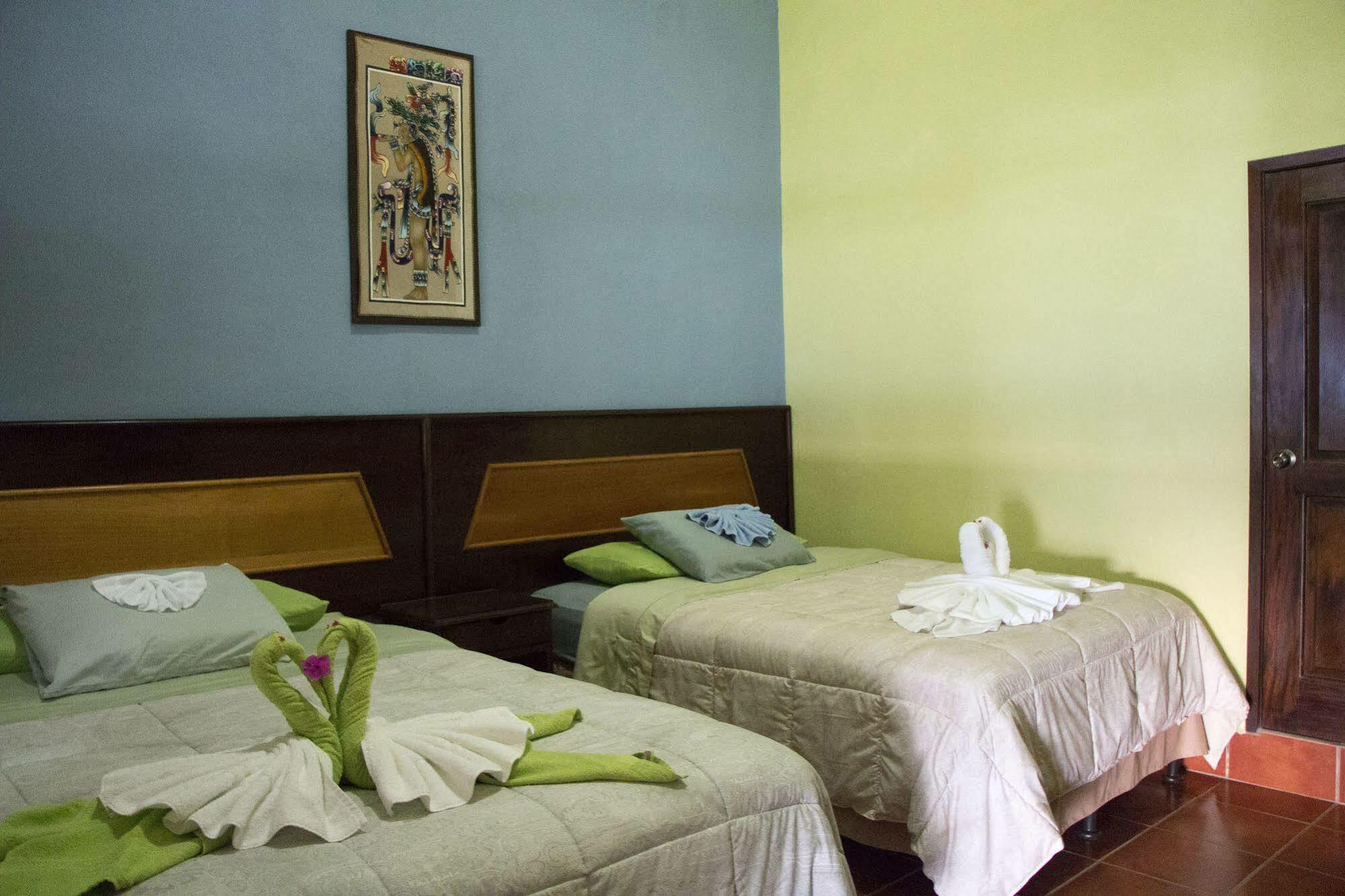 Hotel Ribiera Del Lago Peten Itza San Roman المظهر الخارجي الصورة