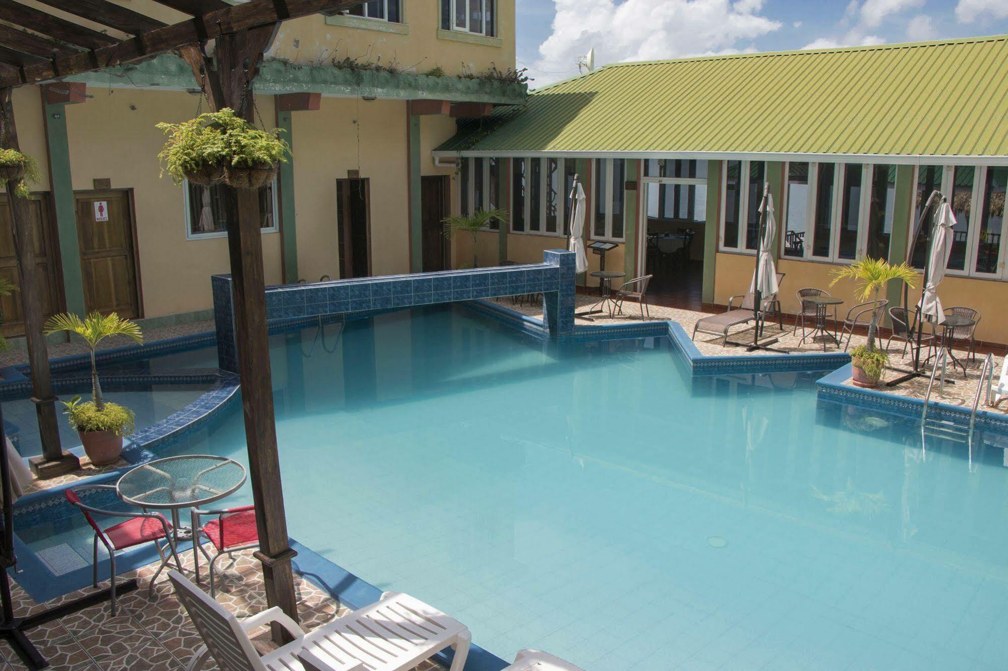 Hotel Ribiera Del Lago Peten Itza San Roman المظهر الخارجي الصورة